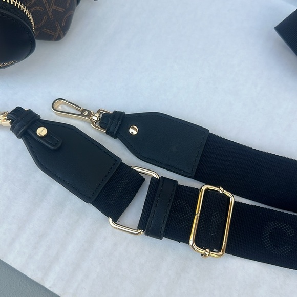New CALVIN KLEIN Millie Signature Triple Compartment Crossbody - Picture 11 of 11